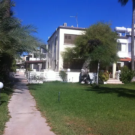 Sandy Beach Villas 5 * Oroklini